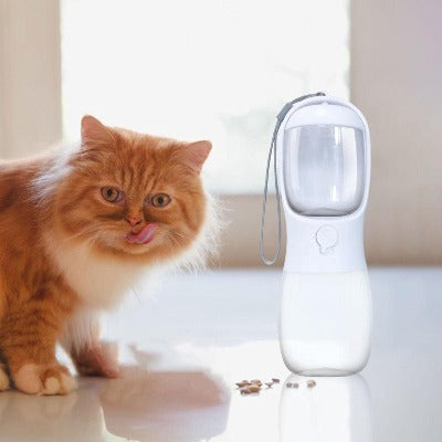 bouteille-d-eau-portable-pour-chat-blanche